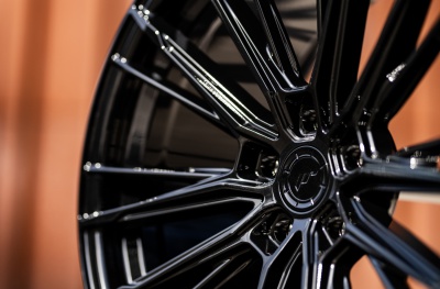 JR52 Glossy Black