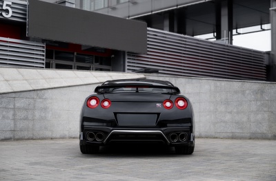 Nissan Glossy Black